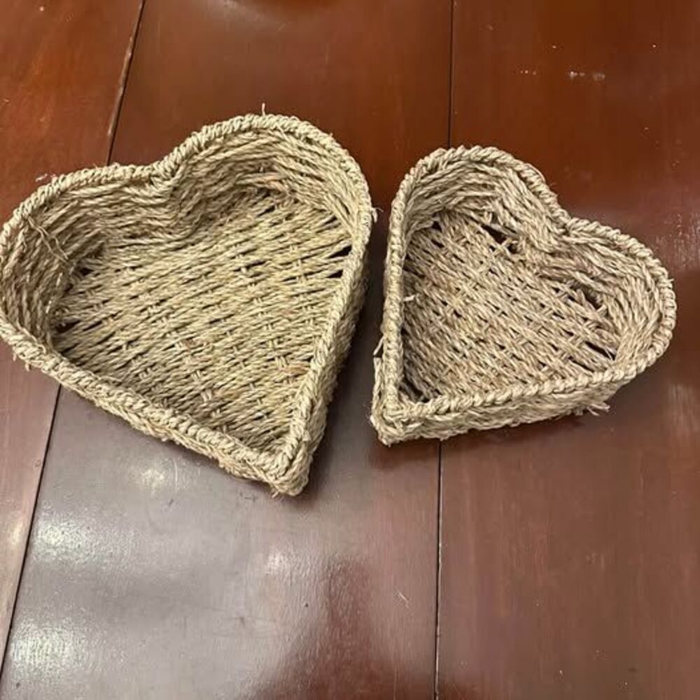 Set of 2 Heart Shaped Nesting Wicker Backets